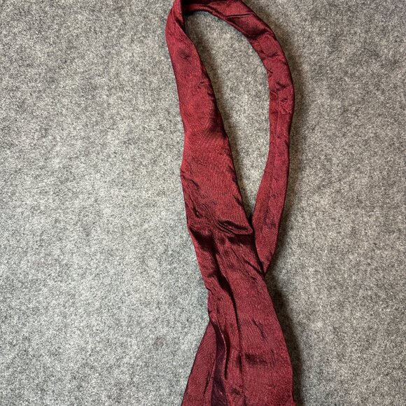 Vintage Gianni Versace Men’s Silk Tie – Burgundy Pattern 8/10 Condition - Picture 6 of 7